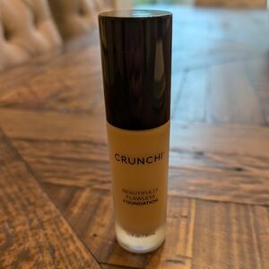 Crunchi Flawless Foundation 2.5